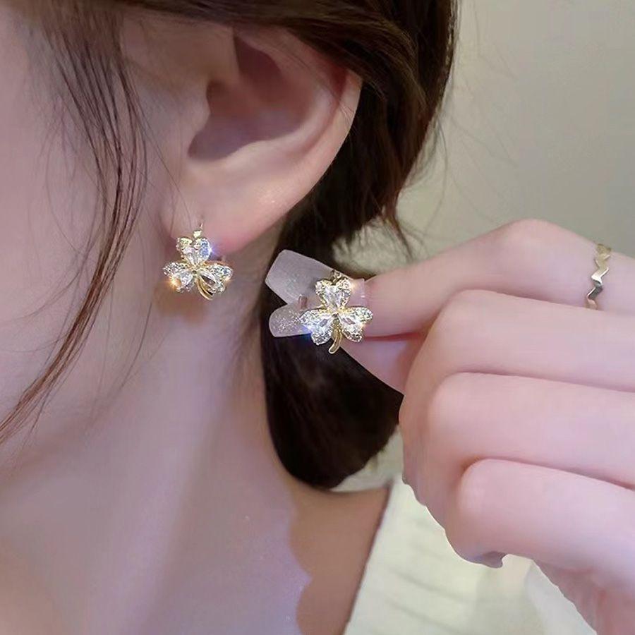 Летние цветы без пирсинга, клипсы, нежные простые серьги со стразами, новые серьги