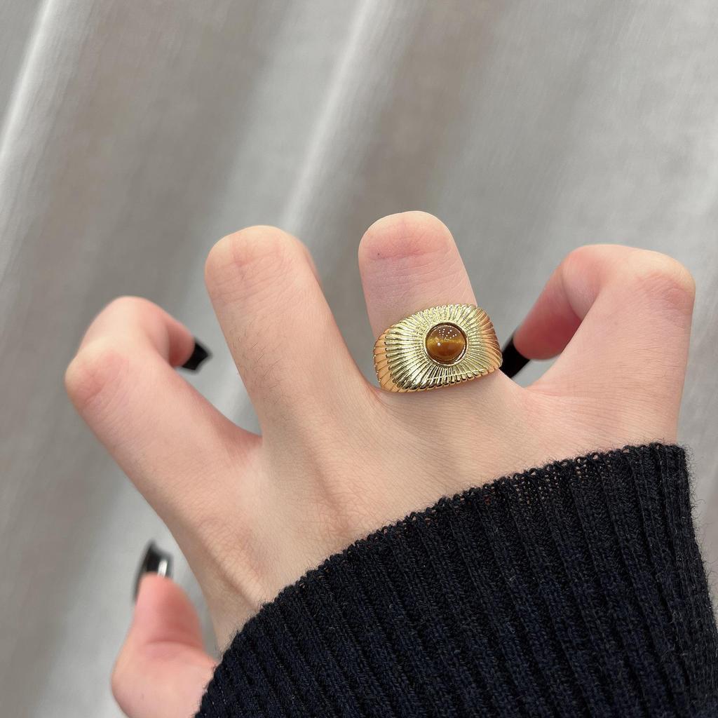 Кольцо из золота в стиле ретро с тигровым глазом: Западный этнический стиль, уникальное роскошное открытое кольцо для женщин