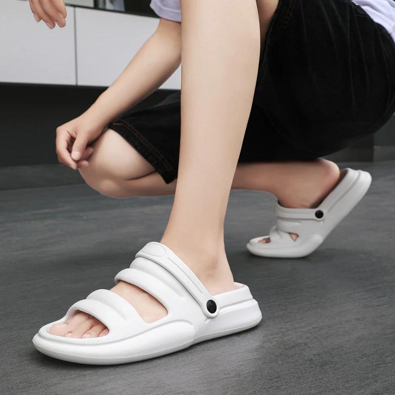 Легкие пляжные сандалии для мужчин, повседневные комнатные нескользящие тапочки для ванной, размер женский, 2025, новая многофункциональная обувь на плоской подошве