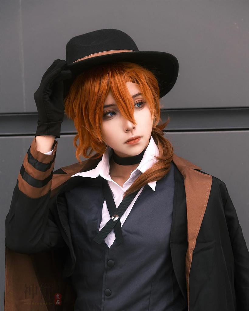 Косплей Накахара Чуя с пятью бродячими собаками Бунго Косплей для взрослых Сцена культурного мероприятия Накахара Чуя Косплей Чуя с париком [Камидзу Рёхин],