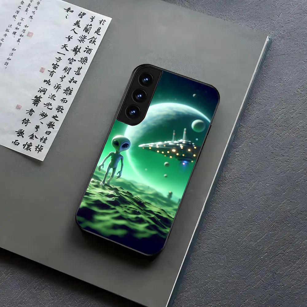 Чехол для телефона с инопланетянами и НЛО для Samsung S24, S25 22,30,Note20,Ultra,Lite,Ultra5G,Plus,FE Черный чехол