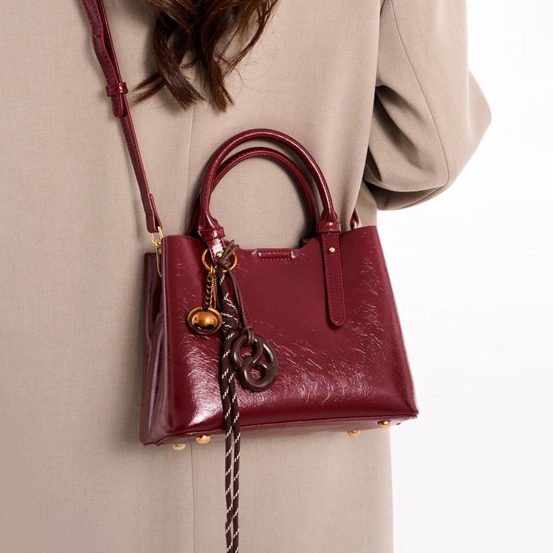 Large Capacity Bag Female Tote Bag 2025 New Armpit Bag High Sense Commuter Red Wedding Bag Female Bride Bag