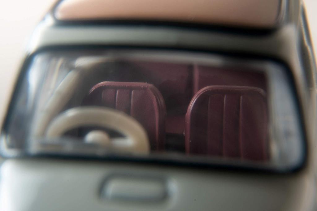 Tomica Limited Vintage Neo 1/64 scale model TLV-173a Subaru 360 (1959 model) SUBARU 60th Anniversary Beige (Finished Product)