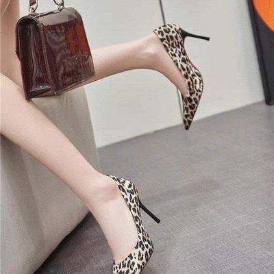 Европейская станция 2025 новые европейские и американские туфли на высоком каблуке с леопардовым принтом женские тонкие каблуки сексуальные остроносые туфли на одном каблуке с открытым вырезом универсальные женские