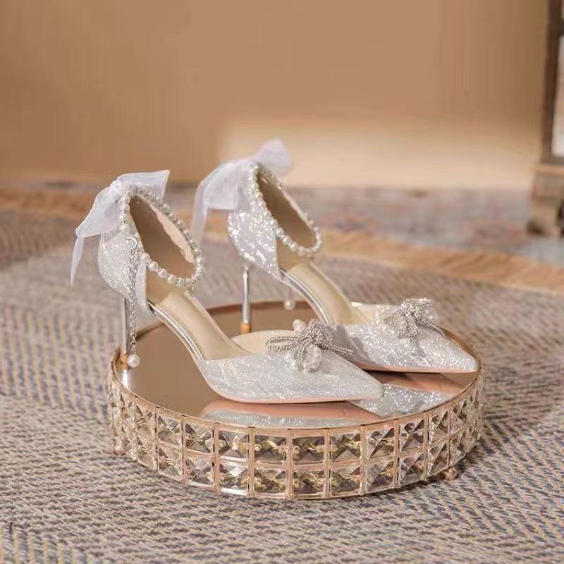 Туфли-лодочки с бантом лето 2025 новинка жемчужная перемычка на одном слове высокий каблук острый носок для работы шпилька модные сандалии