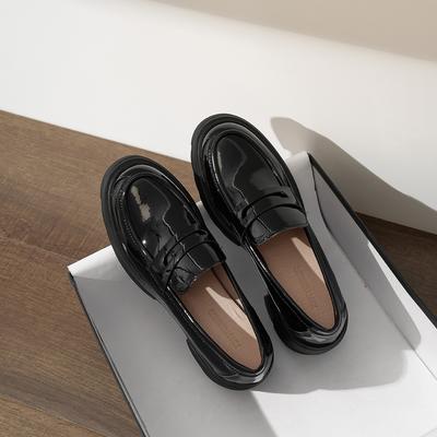 Маленькие кожаные туфли женские новые осенние туфли в британском стиле, ленивые туфли без застежек с круглым носком на толстой подошве для женщин