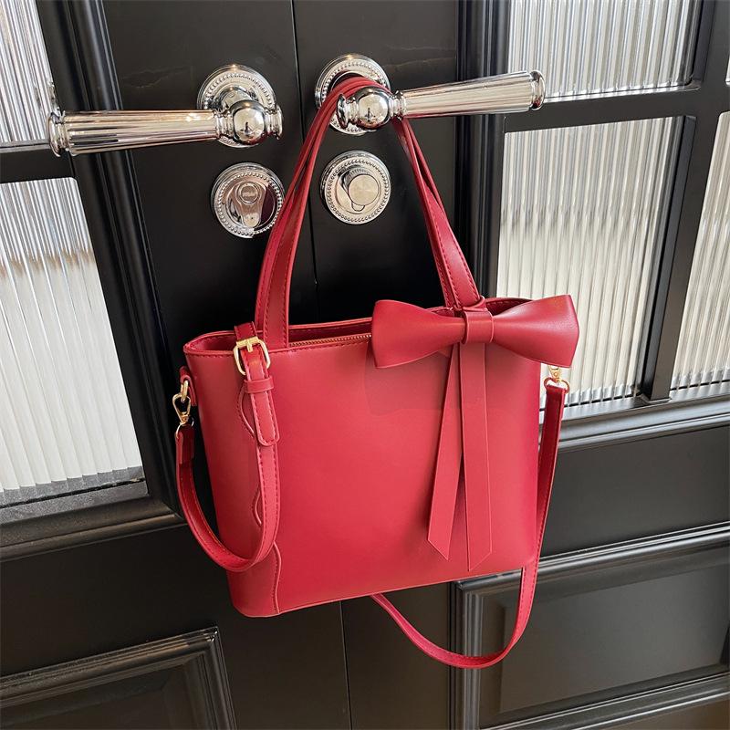 Red Bow Bridal Wedding Bag Handheld Large Capacity Square Bag New Fashionable Versatile Crossbody Bag Commuter One Shoulder Bag