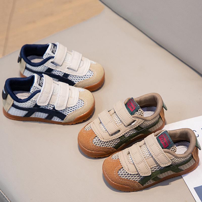 Спортивная обувь для мальчиков, одинарная сетка, новые туфли для девочек с мягкой подошвой Forrest Gump, детские туфли среднего и маленького размера, дышащие, повседневные туфли для катания на доске