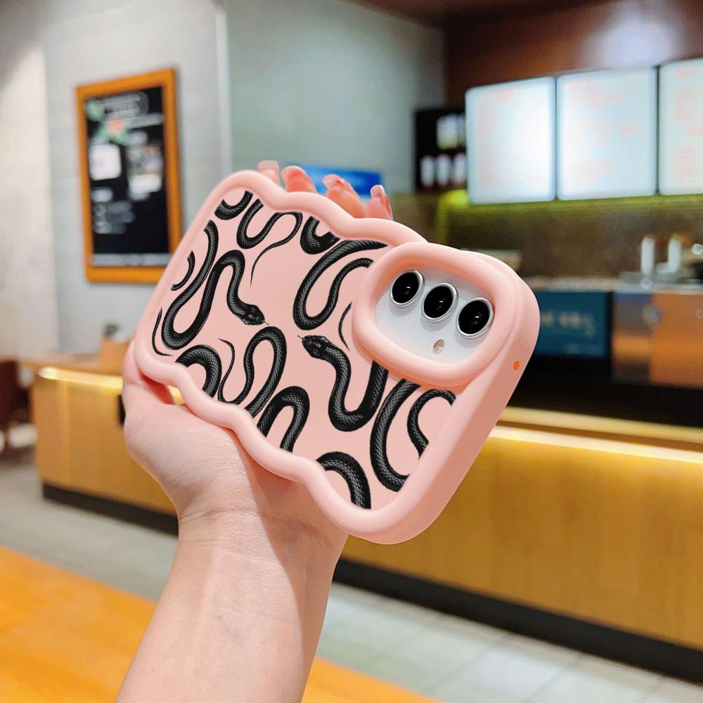 N72 Черно-золотой змеиный арт Macaron волнистые края телефонные чехлы для iPhone 16 Pro Max Samsung S24 S23 Ultra A35 A54 A55 Xiaomi Redmi Note 13 противоударный чехол