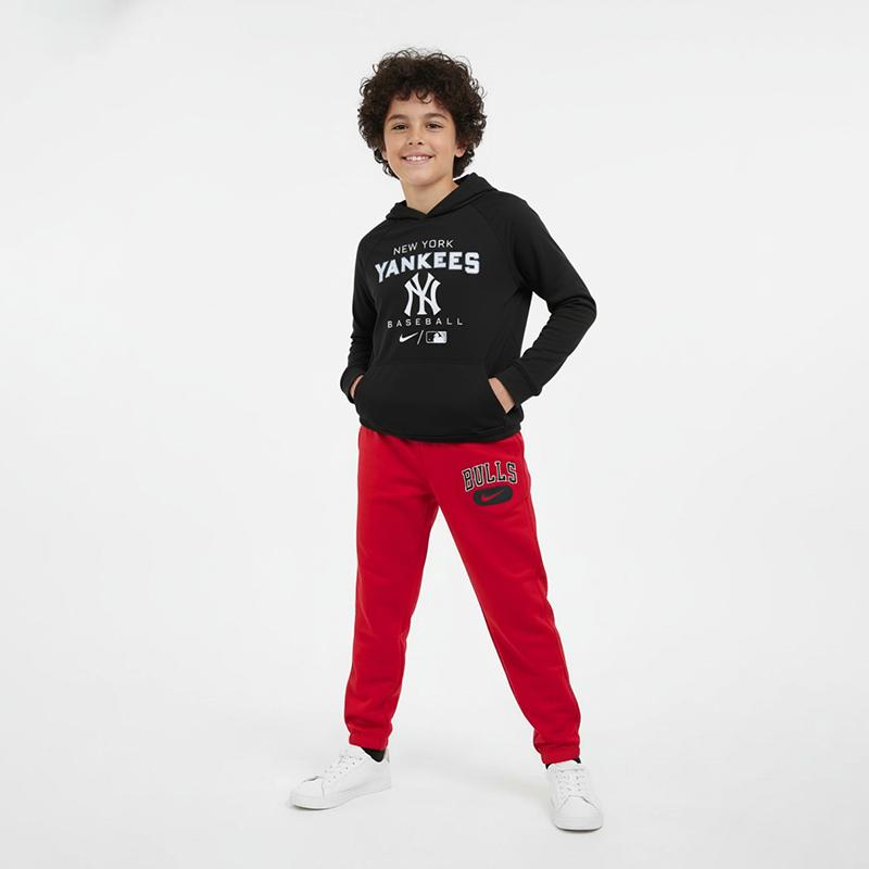 Nike Серия коллабораций спортивной одежды MLB New York Yankees Черное флисовое худи + NBA Chicago Bulls Красные брюки-джоггеры 3Z3B7SBGY-NYY+3Z2B7FELM-BUL
