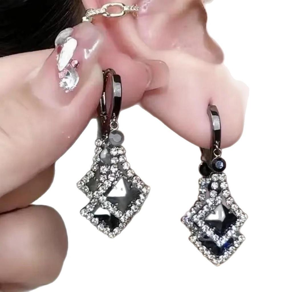 Элегантные ромбовидные серьги-каффы с цирконами - Роскошные и универсальные серьги