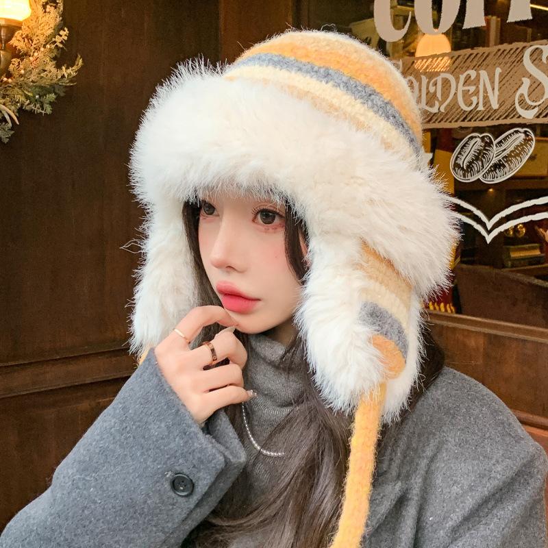 Шапка Женская Пушистая Полосатая Осенне-Зимняя Шапка Рыбака Зимняя Теплая Шапка с Защитой Ушей Северо-Восточная Большой Окружности Головы Вязаная Шерстяная Шапка