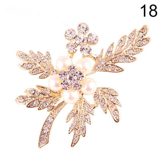 Fashion Jewelry High Quality Gold Color Brooch Pins Crystals Imitation Pearl Flower Brooch Women Wedding Party Accessories