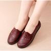 Весенние женские туфли на плоской подошве, кожаные повседневные лоферы, женские модные мокасины без застежек, обувь для мам, удобная женская обувь 2024 года, новинка