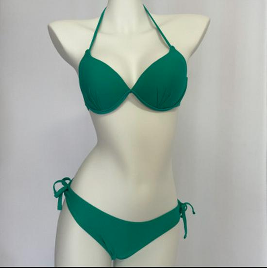 Розово-красный купальник-бикини из трех частей с косточками для маленькой груди