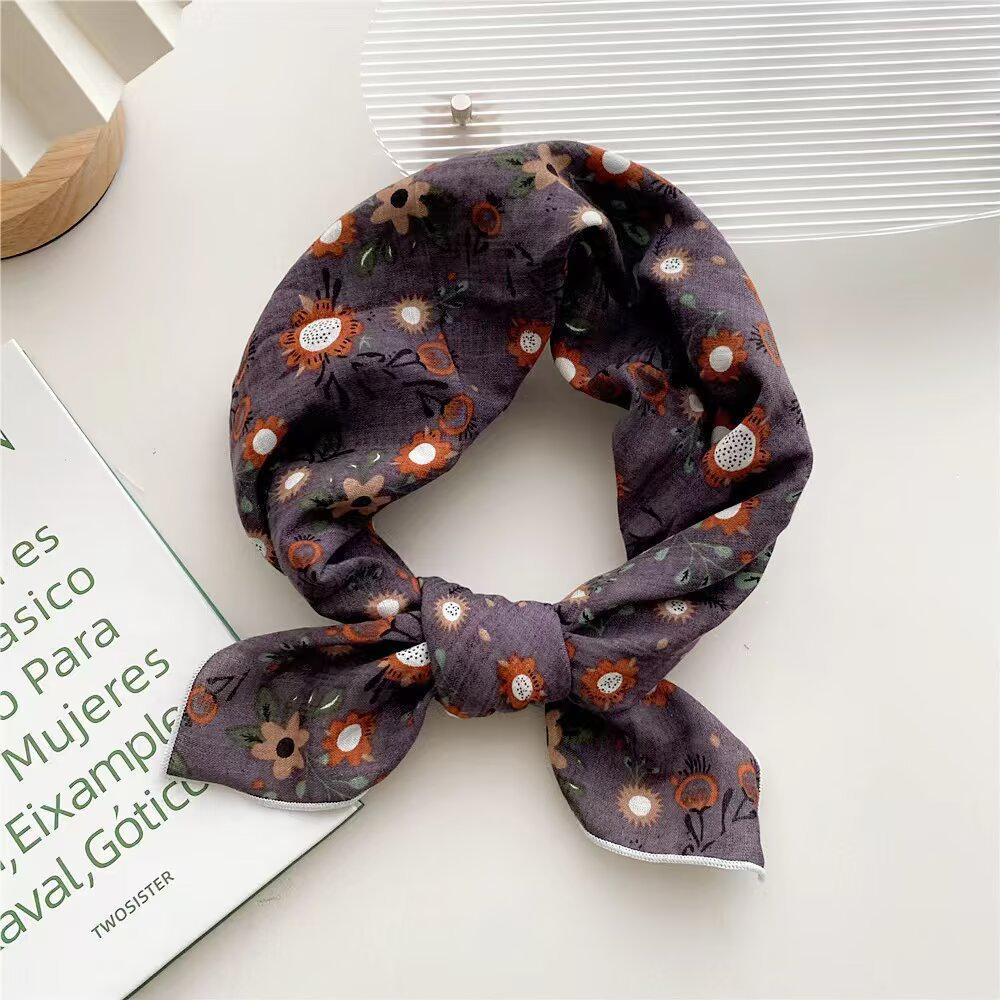 Retro Green Floral Small Silk Scarf - Korean Style Women's Versatile Autumn/Spring Accessory, Thin Square for Neck or Headband