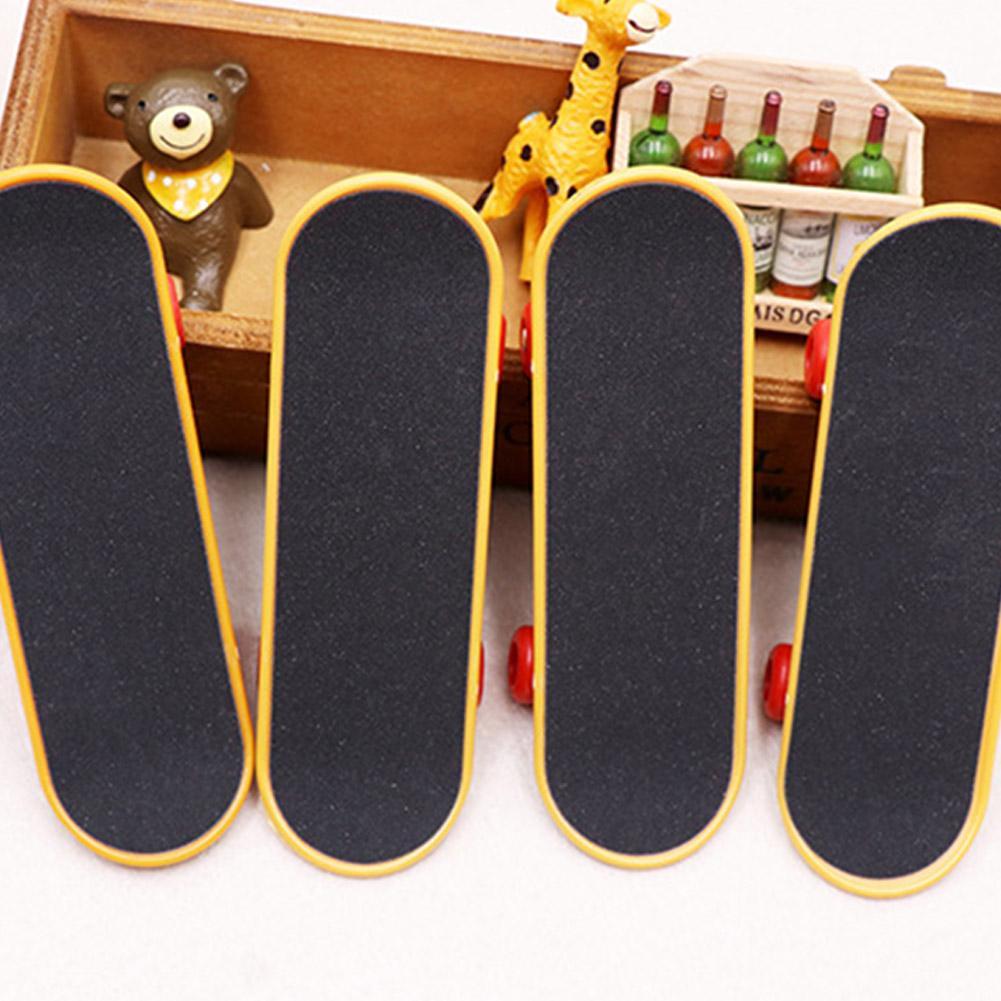 Mini Small Skateboard For Turtles Parrot Turtle Toy New Style Finger Skate Board Pet Toy