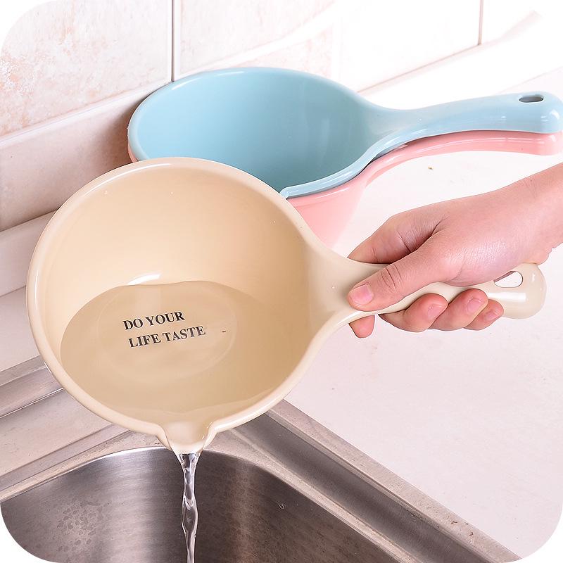 Пластиковый утолщенный половник для душа для младенцев с длинной ручкой ARI