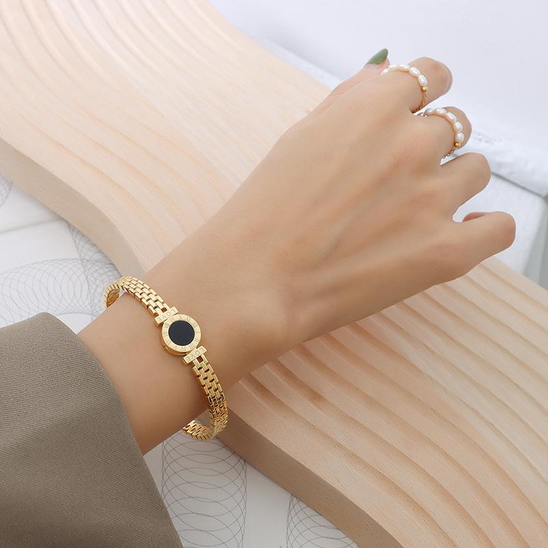 Non Tarnish Fashion Simple Stainless Steel 18k Gold Great Wall Pattern Roman Shell Exquisite Bracelet Women