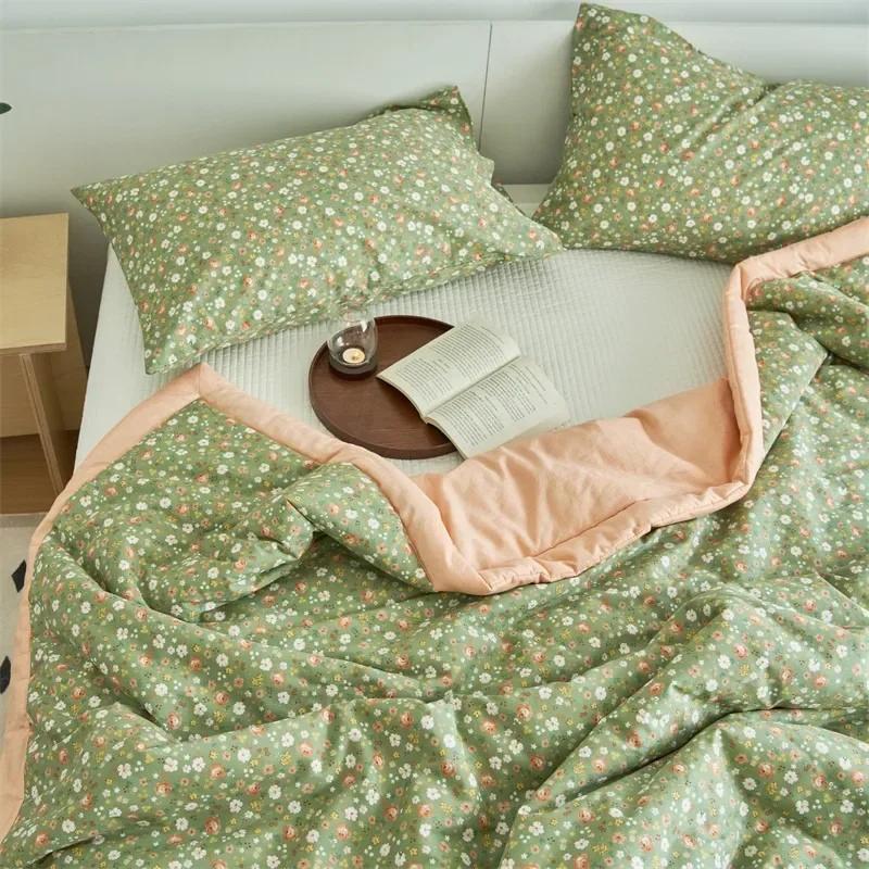 1PC Cotton Thin Quilt Lightweight Fluffy Summer Blanket Soft Breathable Summer Household Bedding Machine Washable Queen Quilt