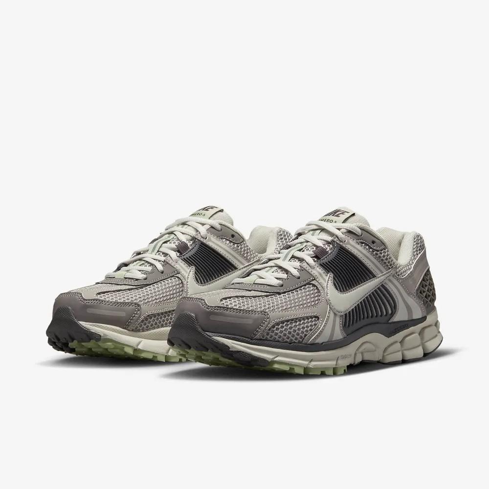 (W) Nike Zoom Vomero 5 Cobblestone и Flat Pewter FB8825-001