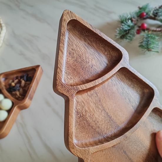 Christmas Tree Shaped Wooden Serving Tray Charcuterie Board Compartment Snack Platter for Breakfast Fruits Nuts Holiday Party Home Decor