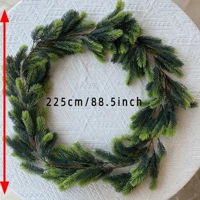 Искусственное зеленое растение Сосновая игла Ротанг Рождественское рукоделие Украшение Pe Сосновая игла Ротанг Украшение Внутренняя гирлянда
