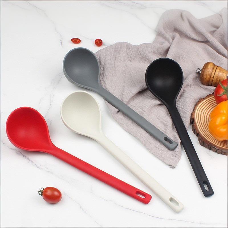 Nonstick Long-handled Silicone Soup Ladle Lightweight Odorless for Kitchen Hot Pot Porridge Cooking Tool