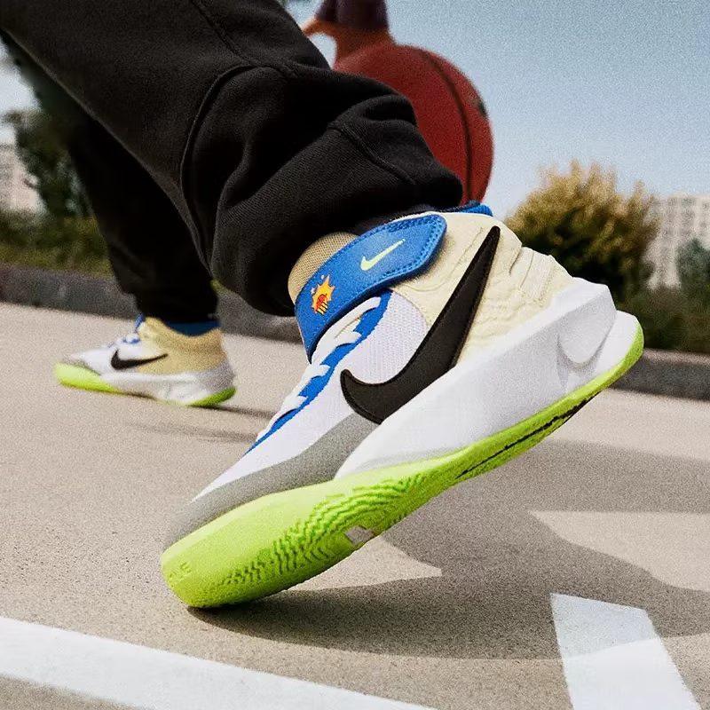 Nike Team Hustle D 10 FlyEase PS 'Белый Мультиколор' FB1881-101