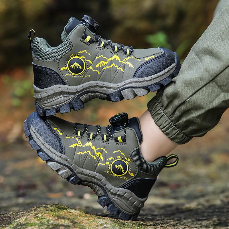 Classmate 2025 leather surface outdoor claw hook non-slip mountaineering hiking snow sports shoes medium and older children's warm rotating buckle