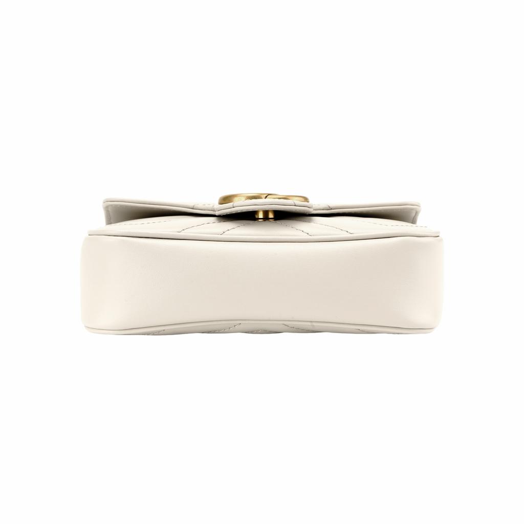 Gucci Gg Marmont Double G Логотип Цепь Стеганая Кожаная Сумка через плечо Посланник Ультра Мини Женская Модель Светло-серый