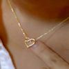 Золотистый interlocking double heart кубический цирконий кулон ожерелье минималистичный любовь шарм ожерелье женские повседневные ювелирные изделия подарок