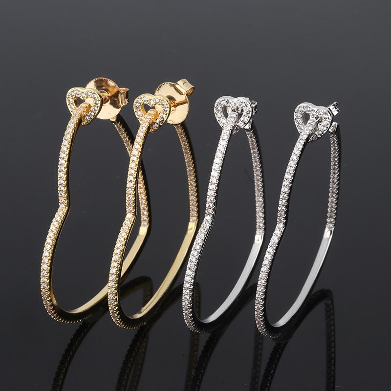 WWJ Блестящие серьги-кольца из 18-каратного золотого цвета в форме сердца с паве из циркония