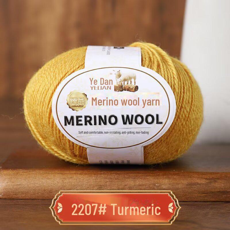 Тканая вручную пряжа из трех нитей мериносовой шерсти средней толщины — идеально подходит для кукольных свитеров, шарфов и шапок.. Изготовлено из 100% овечьей шерсти.