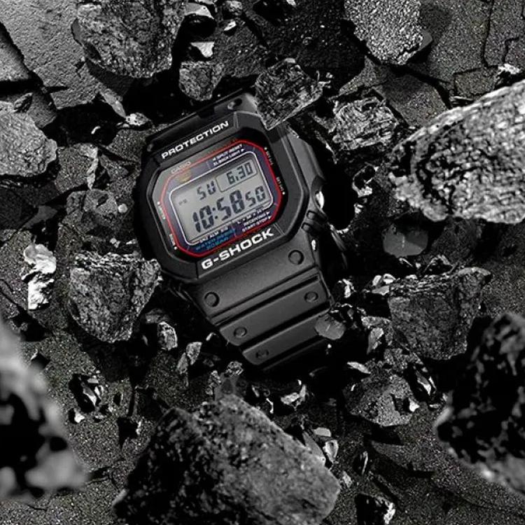 Casio G-Shock Classic Series Solar Six-Channel Radio Wave Shockproof Waterproof Solar Quartz Movement Resin Strap Men Watches Black GW-M5610-1