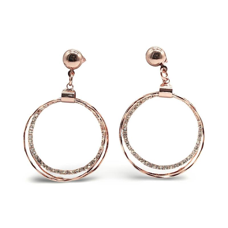 Triple-ring and rhinestone earrings for a glamorous rose gold look