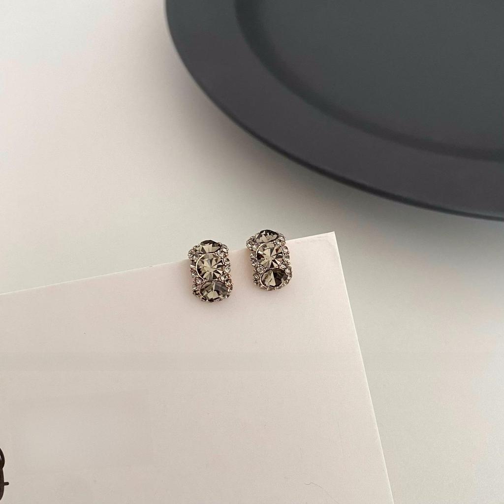 C-Shaped Black Zircon Earrings for Women - Exquisite High-End Retro Design, 2023 Model