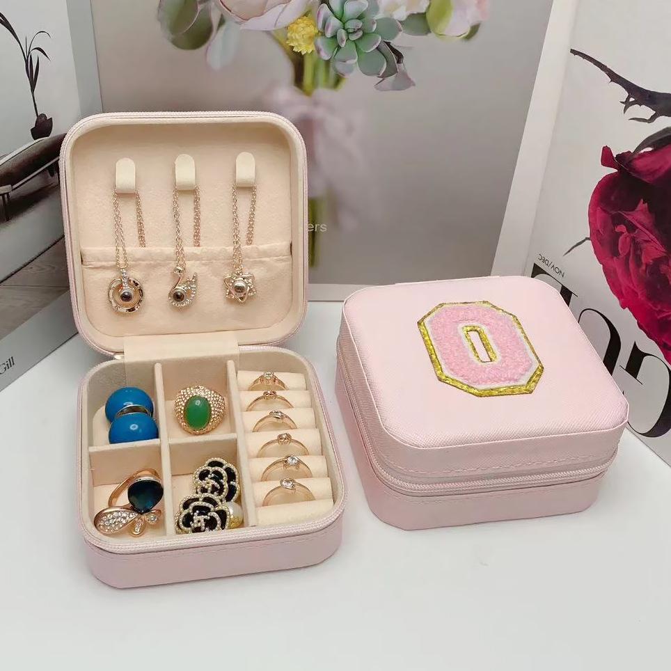 1 шт., шкатулка для драгоценностей с буквами AZ, портативный мини-футляр для ювелирных изделий с алфавитом, розовый органайзер из искусственной кожи с изысканными буквами для женщин и девочек