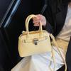 New Women's Bag Fashion Style Street Shot Solid Color Shell Bag Portable Shoulder Oblique Span Bag