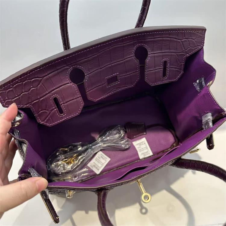 First Layer Cowhide Alligator Pattern Matte Portable Shoulder Messenger Women's Bag Cross-border Premium