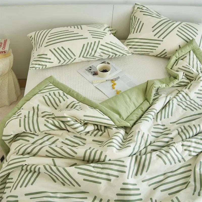 1PC Cotton Thin Quilt Lightweight Fluffy Summer Blanket Soft Breathable Summer Household Bedding Machine Washable Queen Quilt