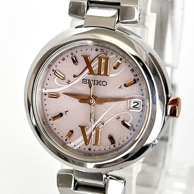 [В рабочем состоянии] Полированные женские часы Seiko SEIKO LUKIA Радио-Солнечные Хорошее Состояние Розовый Циферблат Золотой s2388