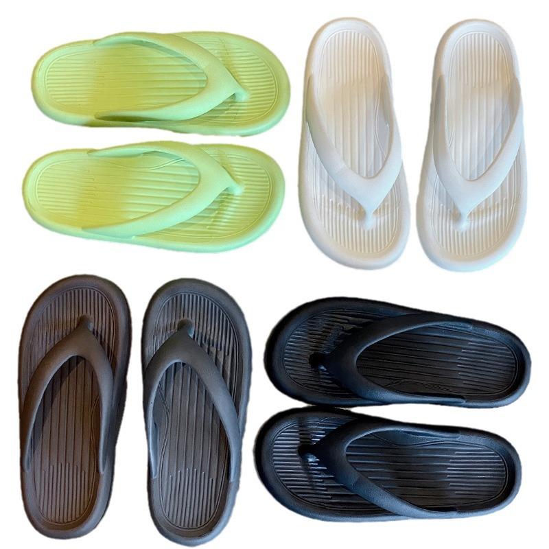 Flip-flops Women Wear Sandals On the Beach with Thick Soles In Summer, Couples' New Slippers, Men's Bathroom Bathing Non-slip
