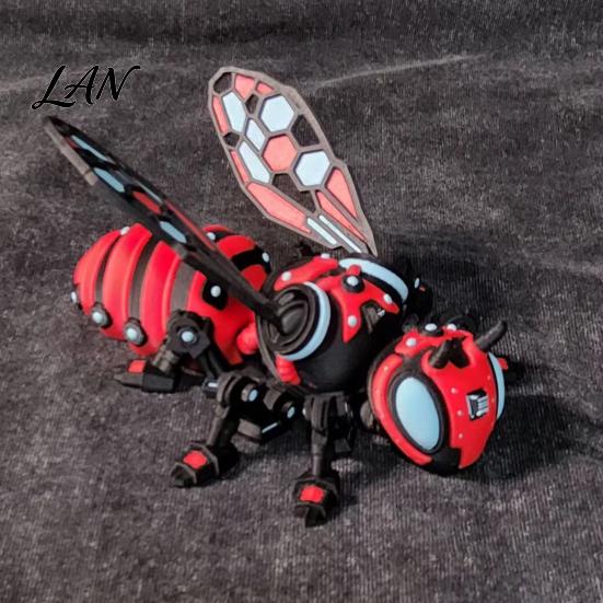 Futuristic Car Interior Ornament 3D Printed Articulated Bee Figurine, Flexible Joint Fidget Toy with Keychain, Mechanical Lightweight Art Statue