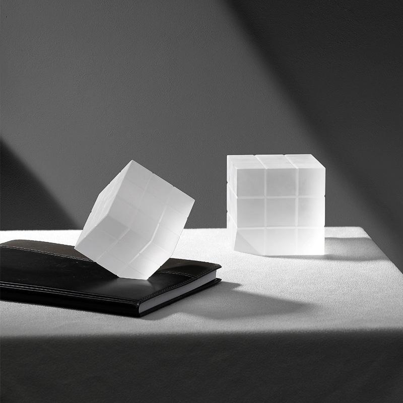 Light Luxury Soft Decorations, Three-dimensional Rubik's Cube Glass Decorations, Living Room, Study, Office Desktop Decorations, Creative Bookends