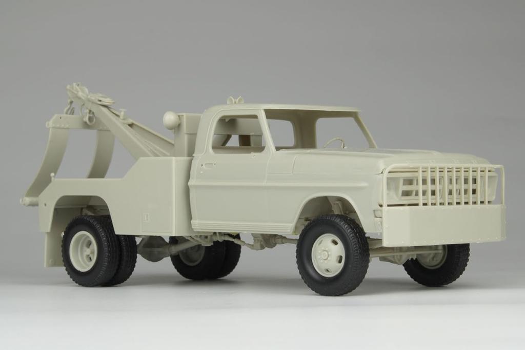Moebius Model Scale 1972 Ford Tow Truck 4x4 High Side Plastic Model Kit MOE2598 1/25 F-350 (Car)