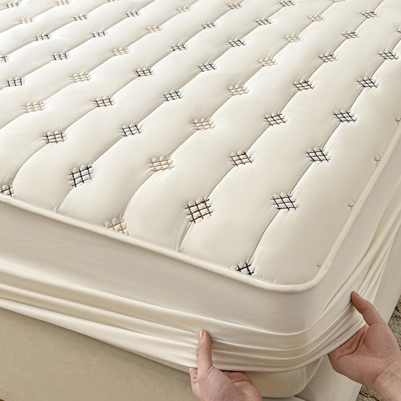 High Quality Mattress Protector - Antibacterial Mattress Cover, Hypoallergenic Skin-Safe Noiseless Fitted Sheet, No Pillowcase