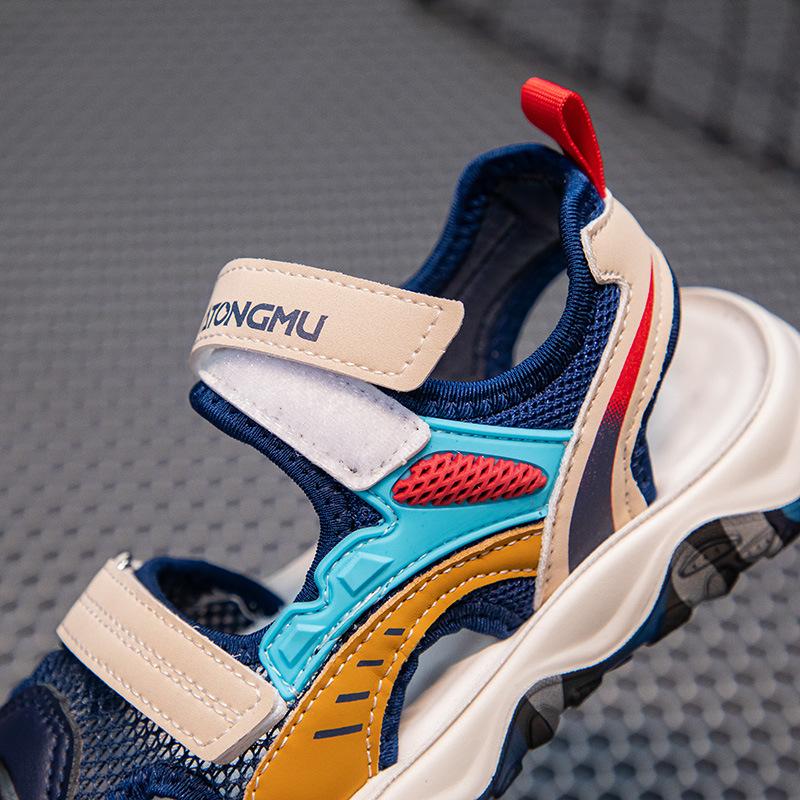 Детские легкие сандалии летние мальчики сумка голова крутые тапочки девочки полые пляжная обувь