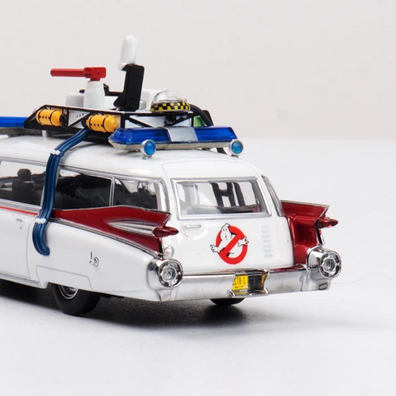 Литье под давлением Оригинал 1:Масштаб 64 GHOSTBUSTERS Ecto-1 Симуляция Сплав Модель Автомобиля Коллекция Украшение Игрушка Подарок Сувенир Дисплей