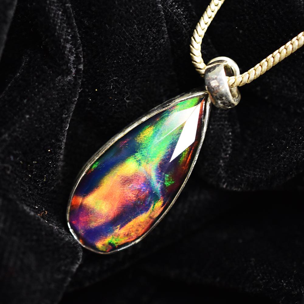 Natural Opal 22 Ct Pear 925 Sterling Silver Pendant Jewelry